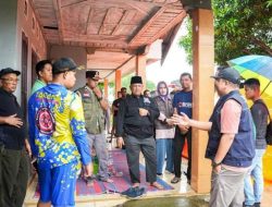 Pj Sekda Kampar Yusri Turun Mengarahkan Tim Pencarian Anak Usia 5 Tahun yang Tenggelam Saat Jenguk Kebun Seberangi Sungai Kampar Pakai Sampan Bersama Keluarga