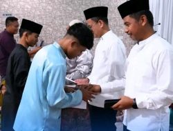 Pelaksana Harian Sekda Kampar Bersama IKAMKJ Serahkan Santunan Anak Yatim Sekaligus Buka Bersama di Resto Stanum Bangkinang