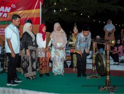Semarakkan HUT Kemerdekaan RI, Pj Sekda Kampar Buka Secara Resmi Malam Pergelaran Seni Budaya