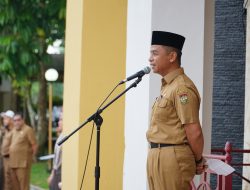 Pj Sekda Kampar Pimpin Apel Gabungan dan Ajak ASN dan THL Untuk Junjung Tinggi Integritas 