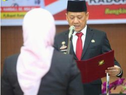 Hambali Kembali Lantik Ramlah Jadi Pj Sekda Kampar