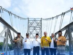 Pj Bupati Kampar Dampingi Pj Gubri Tinjau Pembangunan Jalan dan Jembatan di Salo