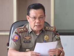 Satpol PP Kampar Ingatkan Pemilik Reklame  Agar Memperpanjang Izinnya Jika Tak Ingin Dicopot