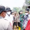 Bupati Kampar Dampingi Menteri Lingkungan Hidup Tinjau Lokasi Karhutla di Kecamatan Tambang